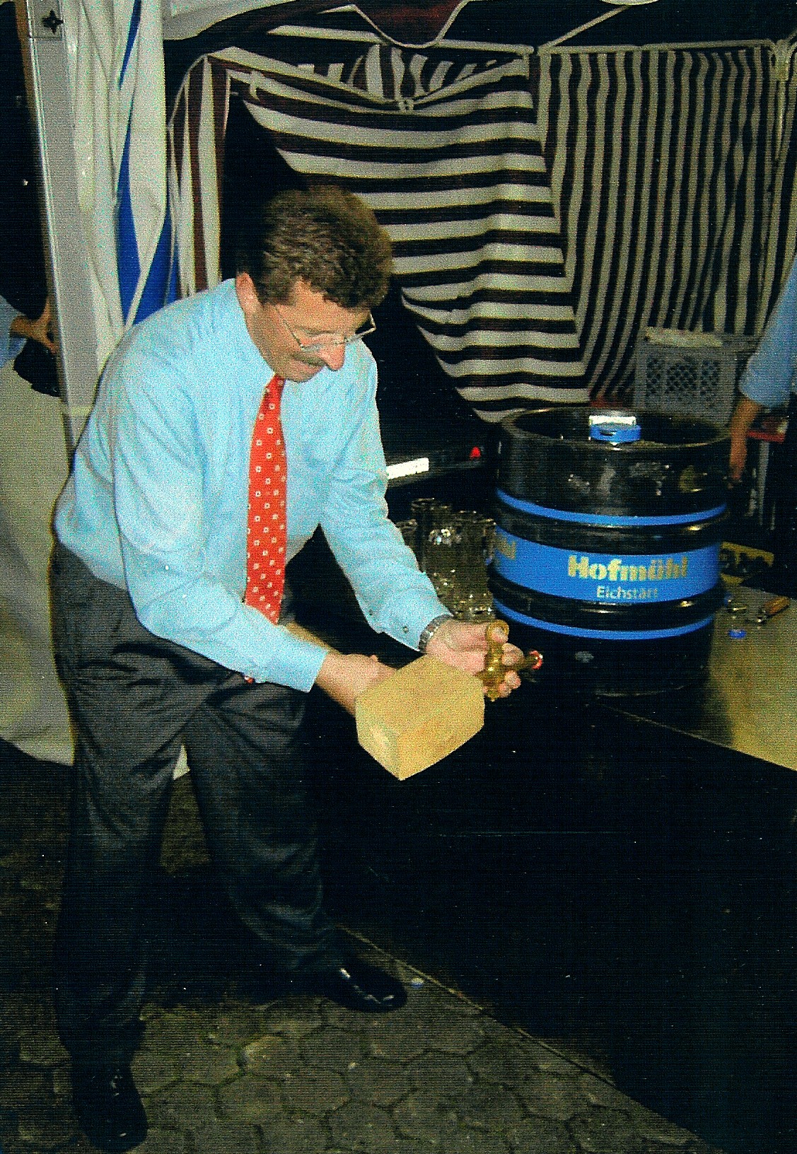 bieranstich beim patenbitten in hochfeld durch unseren schirmherrn